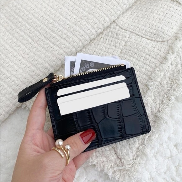 ⚠️Clearance Black Alligator Print Zipper Cardholder / Wallet - Picture 2 of 4